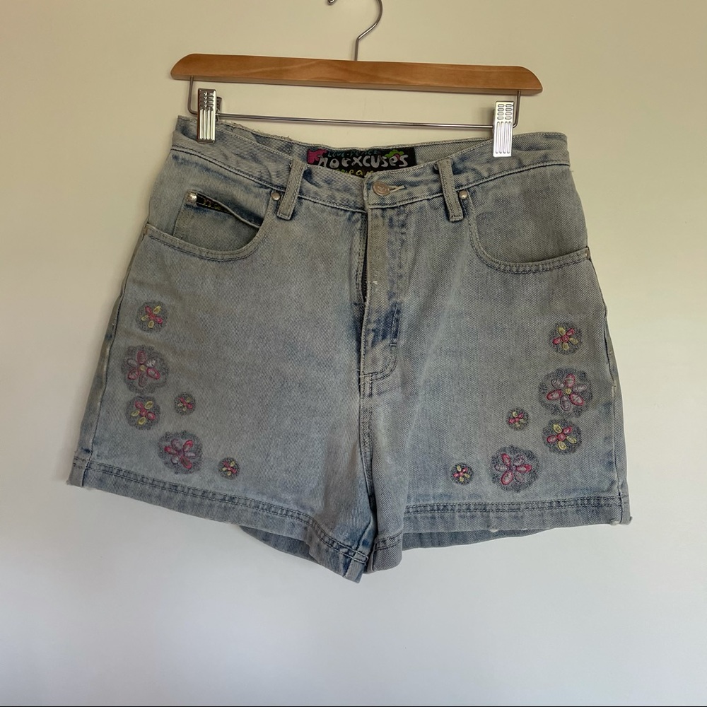 Vintage high waisted blue denim shorts with flowers size 9